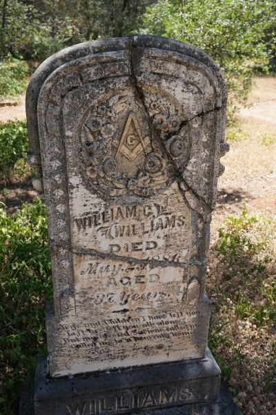 [Picture of William Williams grave]
